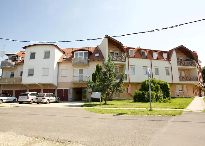 Zoli Apartmanok-adri Koelcsey 32