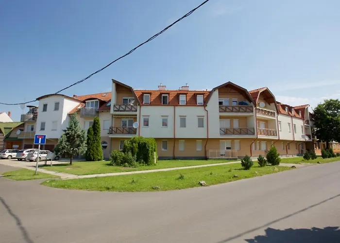 Zoli Apartmanok-adri Koelcsey 32 Apartment *