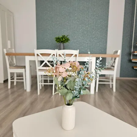 Lägenhet Zoli Apartmanok-adri Koelcsey 32