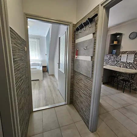 Zoli Apartmanok-adri Koelcsey 32 Lägenhet Hajdúszoboszló