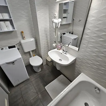 Zoli Apartmanok-adri Koelcsey 32 *