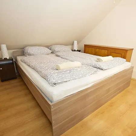 Zoli Apartmanok-adri Koelcsey 32 Lägenhet Hajdúszoboszló