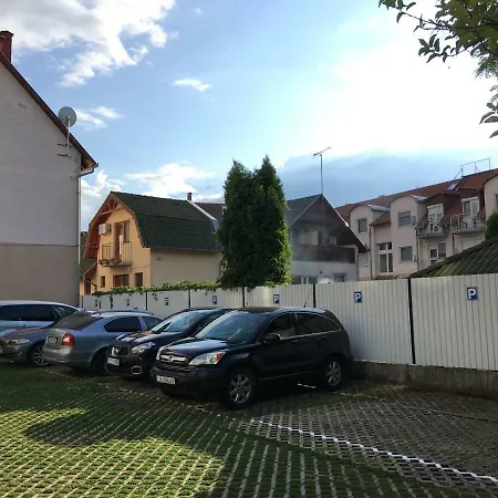 Lejlighed Zoli Apartmanok-adri Koelcsey 32 *